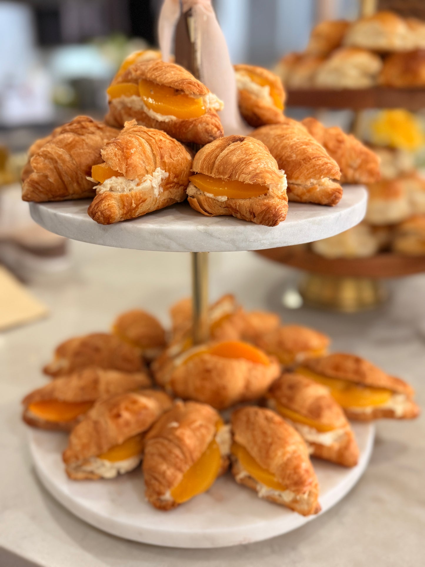 Mini croissants de pollo y durazno